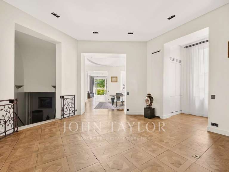 Appartement Paris 16e - 3 chambres - 240m²