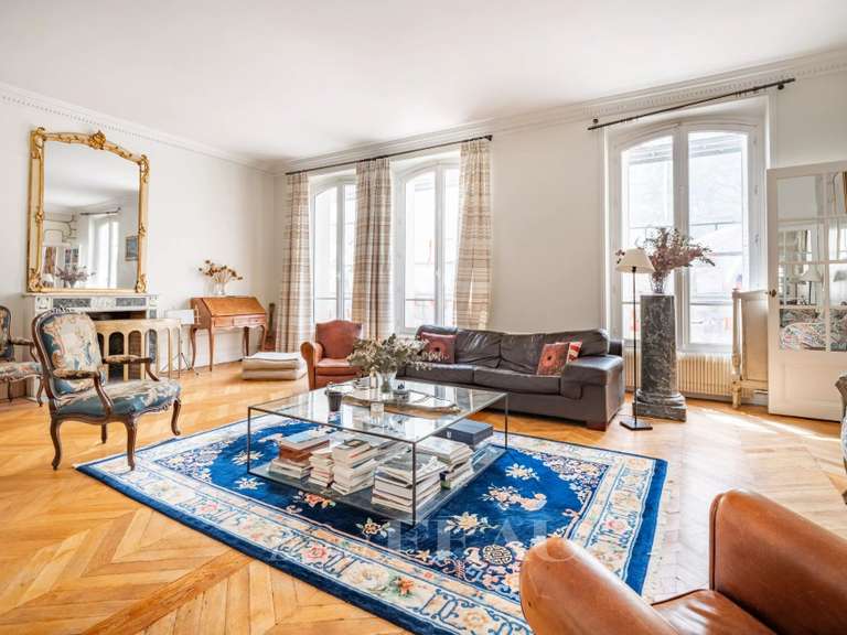 Appartement Paris 16e - 4 chambres - 210m²