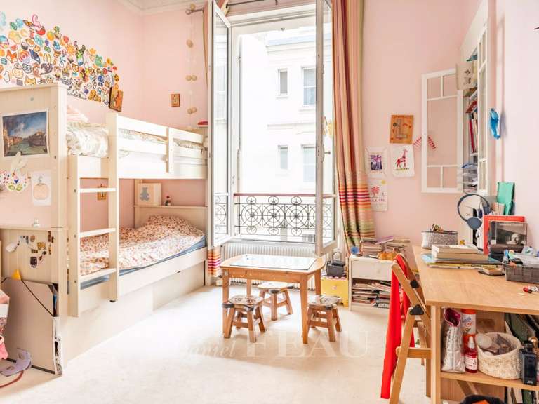 Appartement Paris 16e - 4 chambres - 210m²