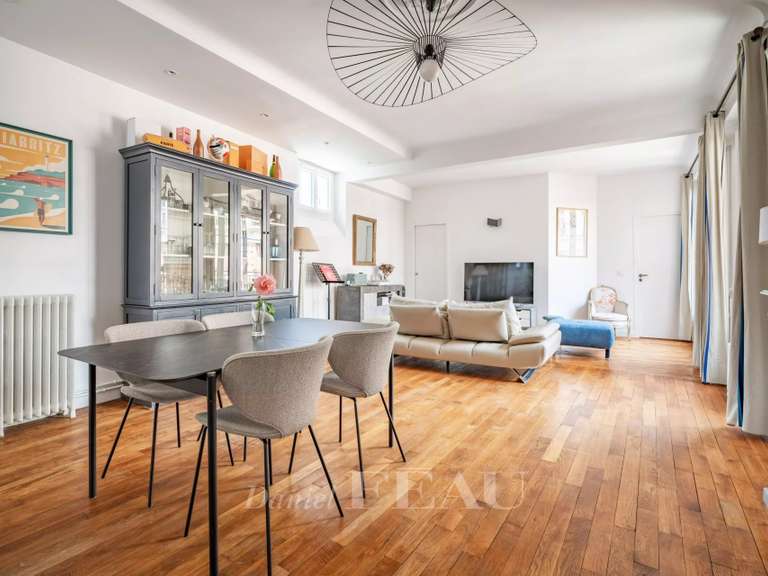 Appartement Paris 16e - 2 chambres - 84m²