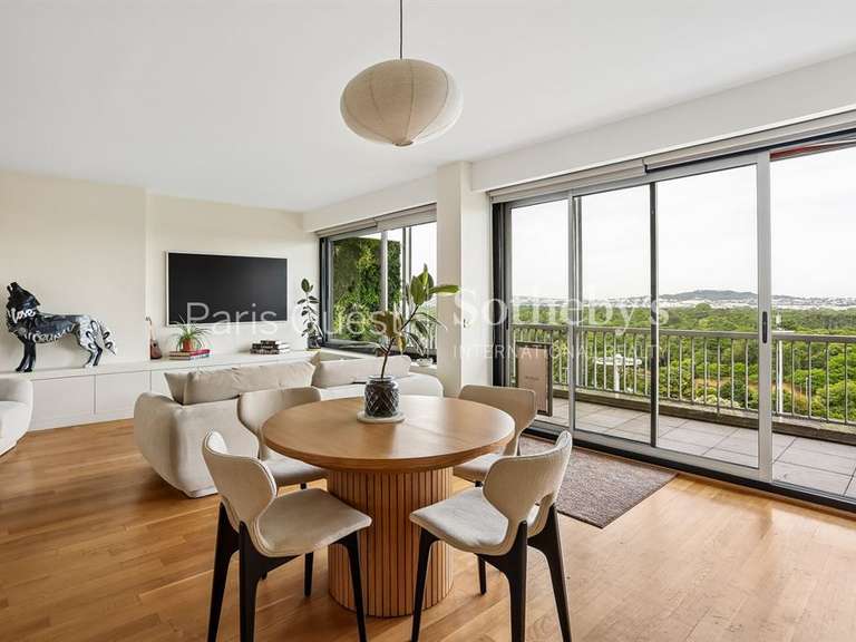 Appartement Paris 16e - 3 chambres - 94m²