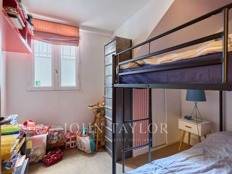 Appartement Paris 16e - 2 chambres - 125m²