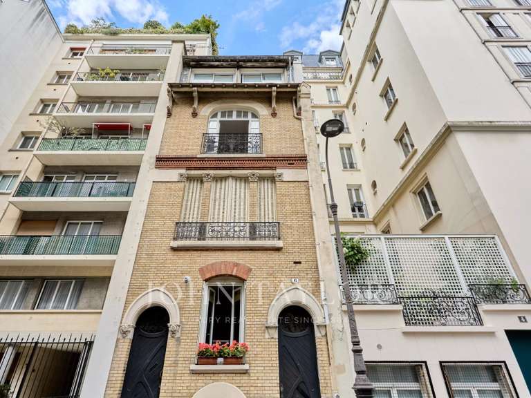 Appartement Paris 16e - 2 chambres - 125m²