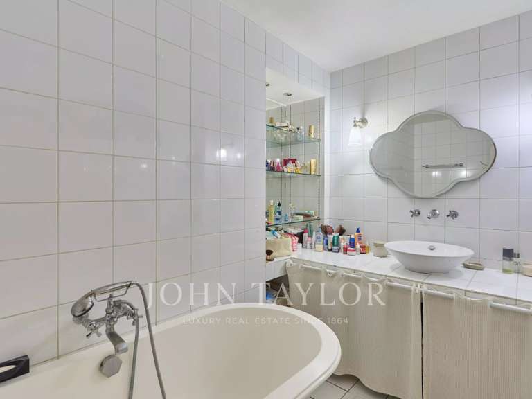 Appartement Paris 16e - 2 chambres - 125m²