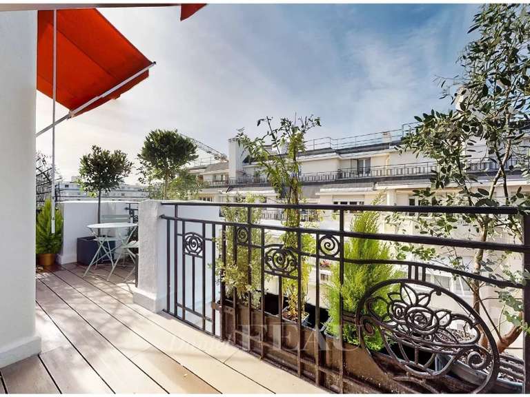 Appartement Paris 16e - 2 chambres - 67m²