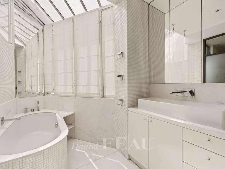 Appartement Paris 16e - 1 chambre - 113m²