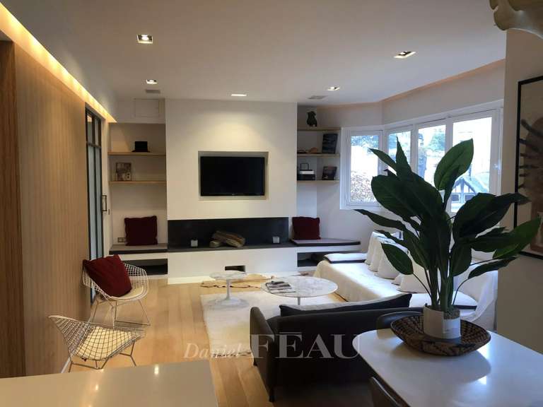 Appartement Paris 16e - 1 chambre - 113m²