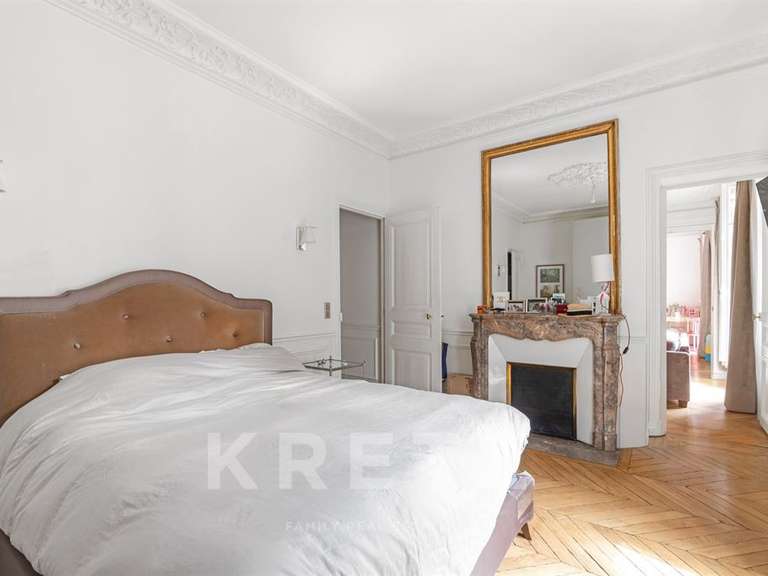Appartement Paris 16e - 3 chambres - 145m²
