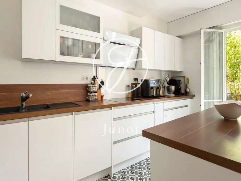 Appartement Paris 16e - 3 chambres - 105m²