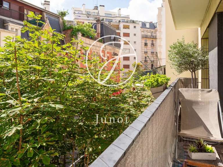 Appartement Paris 16e - 3 chambres - 105m²