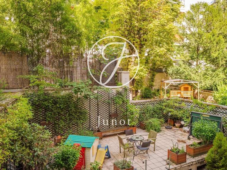 Appartement Paris 16e - 3 chambres - 105m²