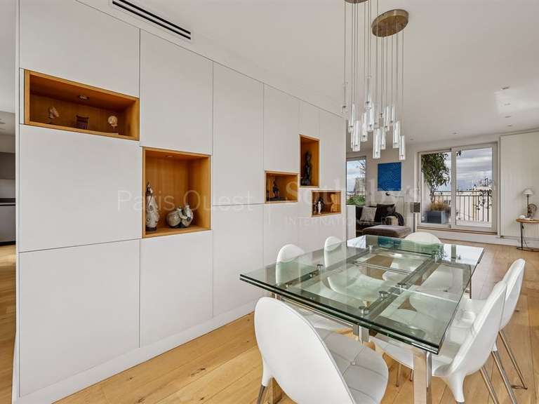 Appartement Paris 16e - 3 chambres - 136m²