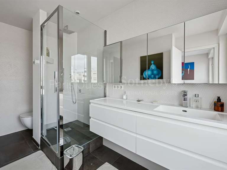 Appartement Paris 16e - 3 chambres - 136m²