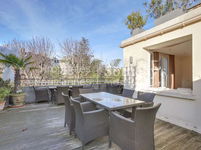 Appartement Paris 16e - 1 chambre - 113m²