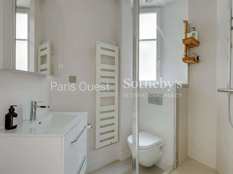Appartement Paris 16e - 3 chambres - 130m²