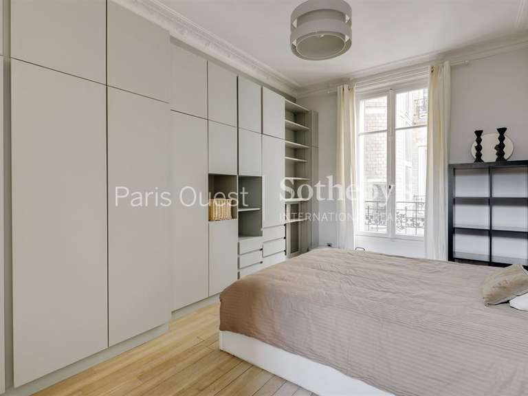 Appartement Paris 16e - 3 chambres - 130m²