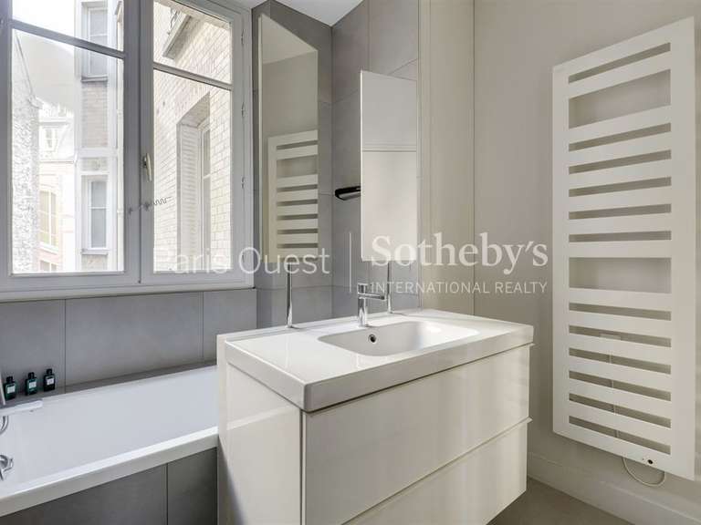 Appartement Paris 16e - 3 chambres - 130m²