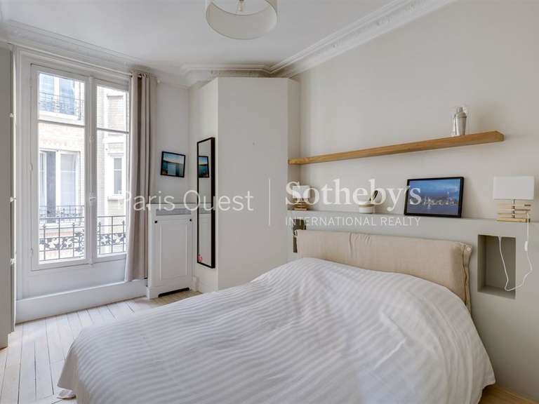 Appartement Paris 16e - 3 chambres - 130m²