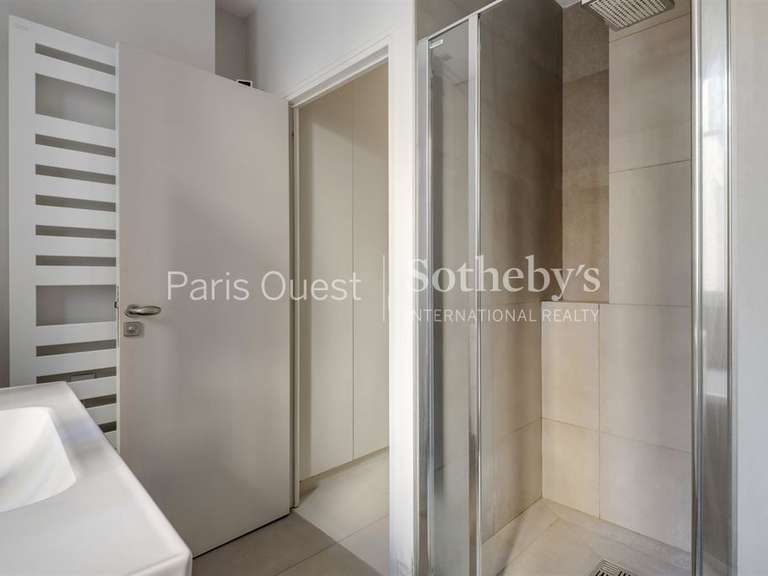 Appartement Paris 16e - 3 chambres - 130m²
