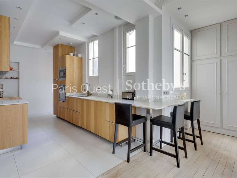 Appartement Paris 16e - 3 chambres - 130m²