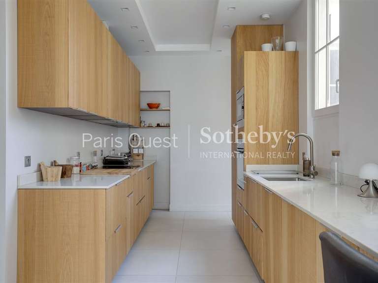 Appartement Paris 16e - 3 chambres - 130m²