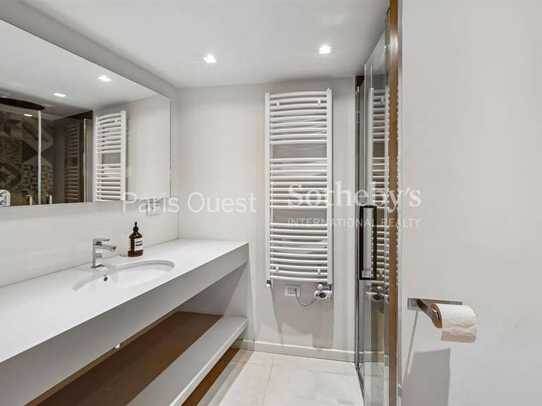 Appartement Paris 16e - 3 chambres - 177m²