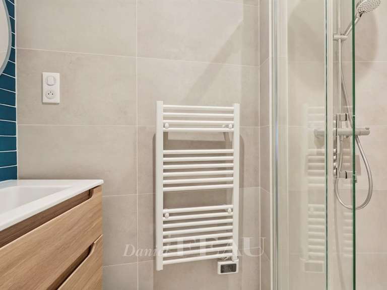 Appartement Paris 16e - 2 chambres - 140m²