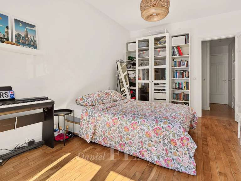 Appartement Paris 16e - 2 chambres - 140m²