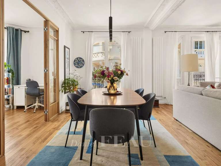 Appartement Paris 16e - 2 chambres - 140m²