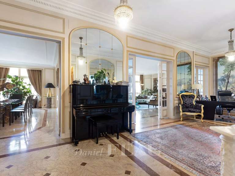 Appartement Paris 16e - 4 chambres - 252m²