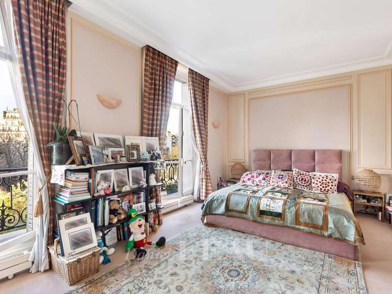 Appartement Paris 16e - 4 chambres - 252m²
