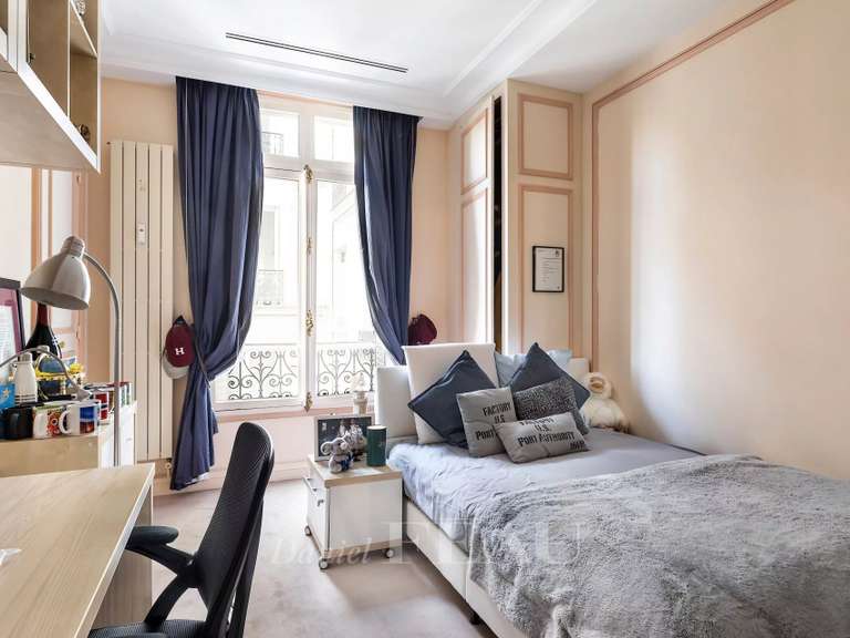 Appartement Paris 16e - 4 chambres - 252m²