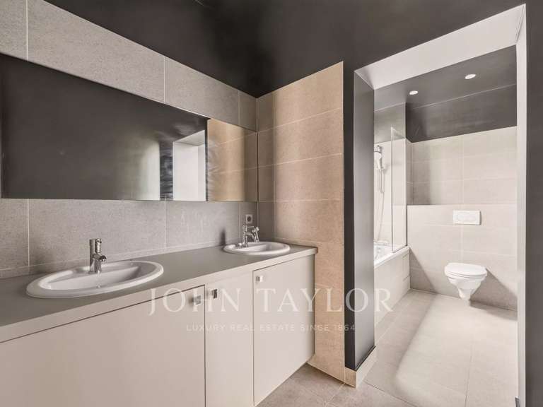 Appartement Paris 16e - 3 chambres - 170m²