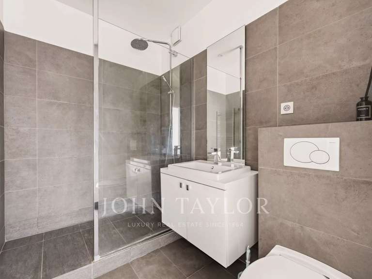 Appartement Paris 16e - 3 chambres - 170m²
