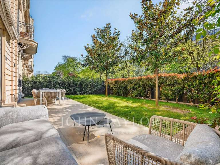 Appartement Paris 16e - 3 chambres - 156m²