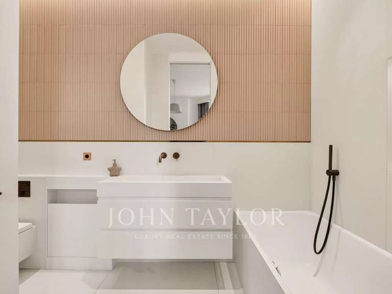 Appartement Paris 16e - 3 chambres - 156m²