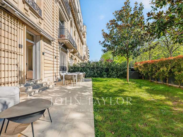 Appartement Paris 16e - 3 chambres - 156m²