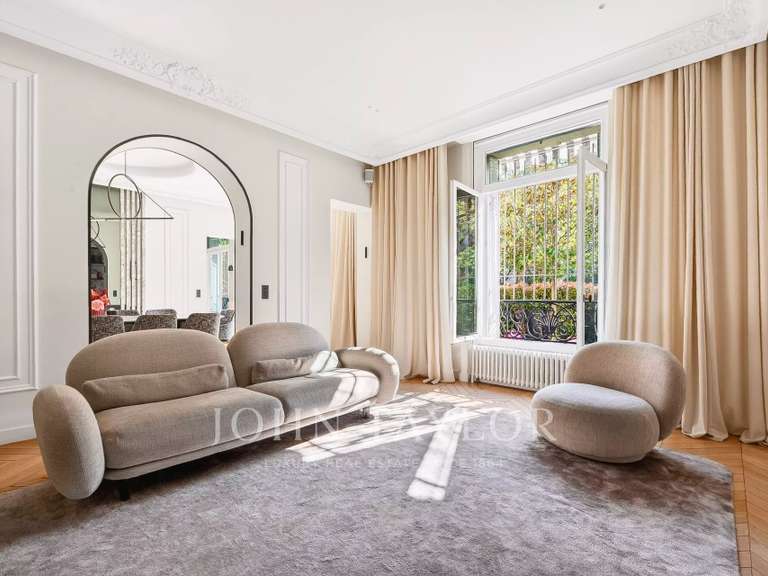 Appartement Paris 16e - 3 chambres - 156m²