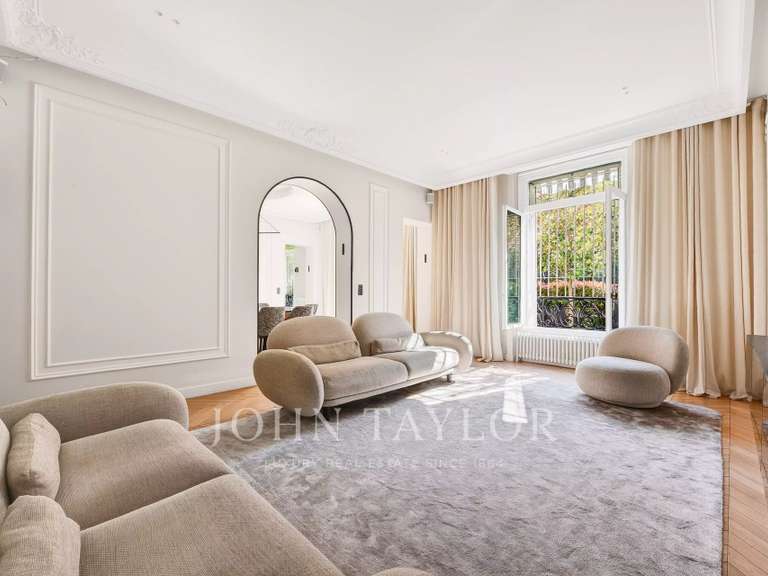 Appartement Paris 16e - 3 chambres - 156m²