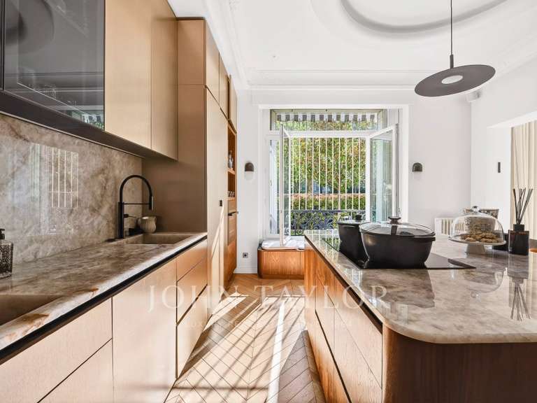Appartement Paris 16e - 3 chambres - 156m²