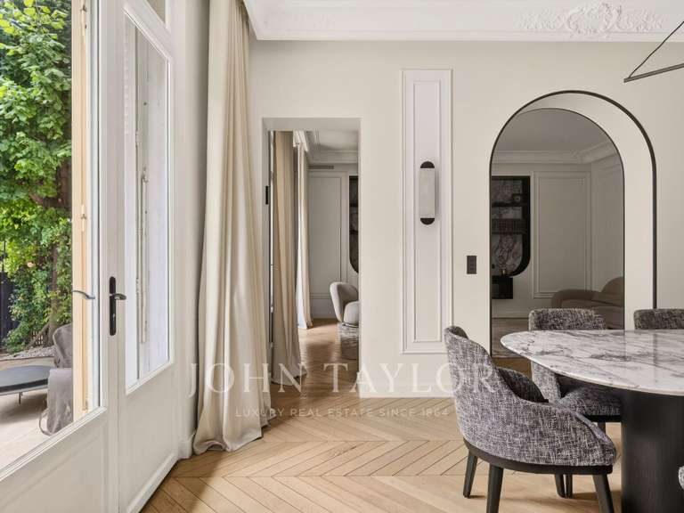 Appartement Paris 16e - 3 chambres - 156m²