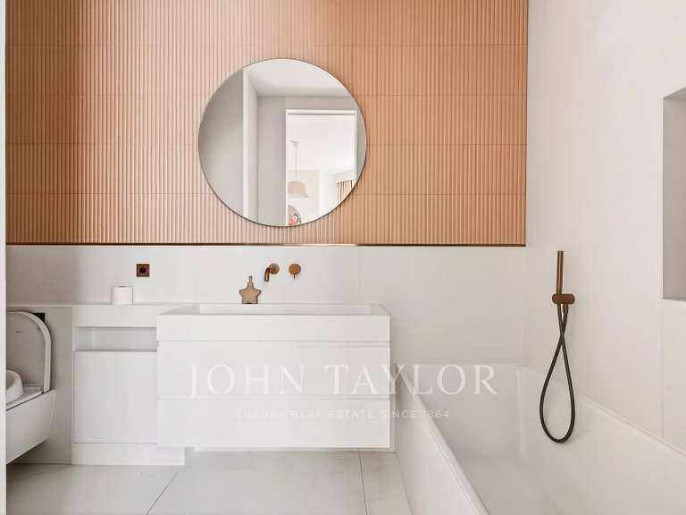 Appartement Paris 16e - 3 chambres - 156m²