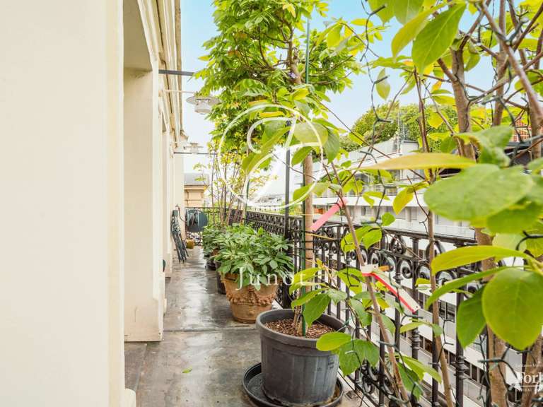 Appartement Paris 16e - 5 chambres - 167m²