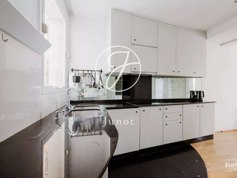Appartement Paris 16e - 5 chambres - 167m²