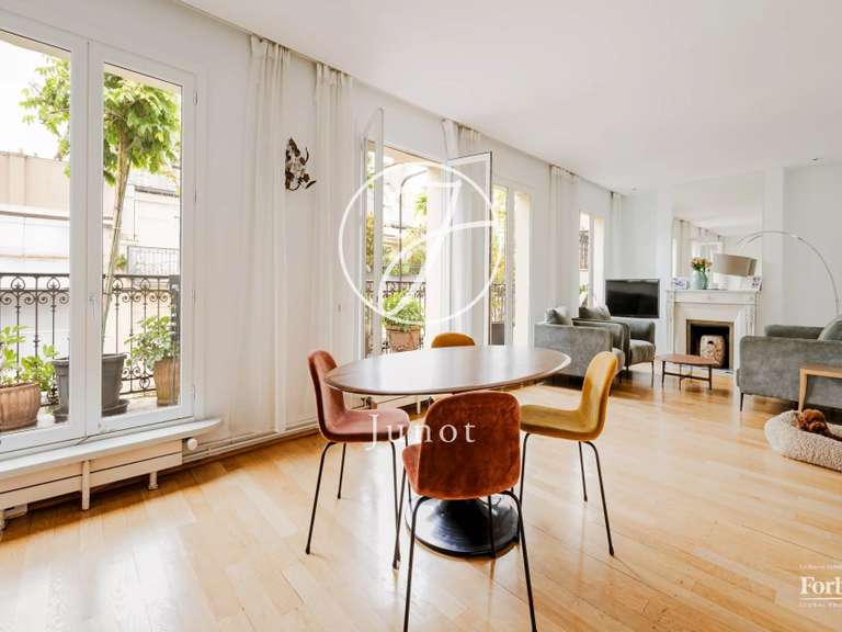 Appartement Paris 16e - 5 chambres - 167m²