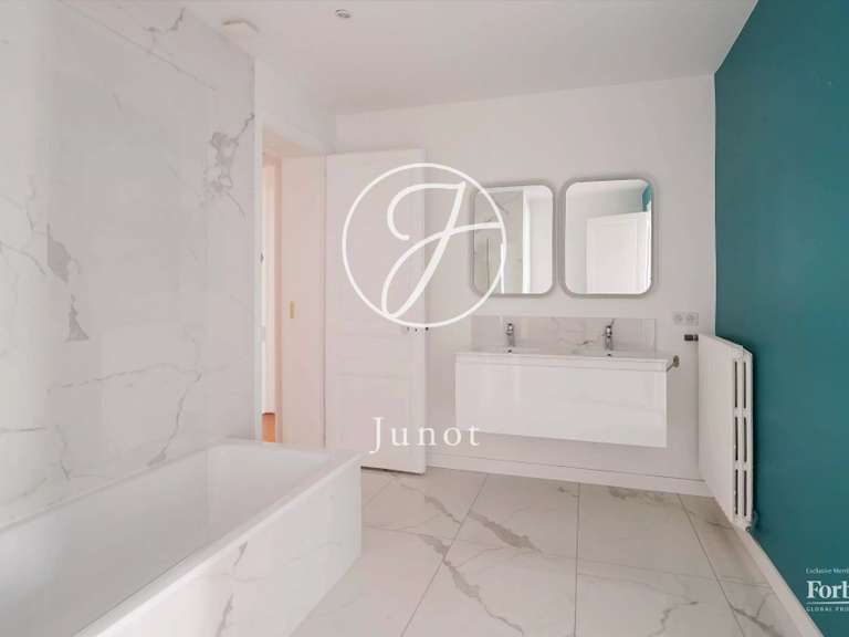 Appartement Paris 16e - 3 chambres - 181m²
