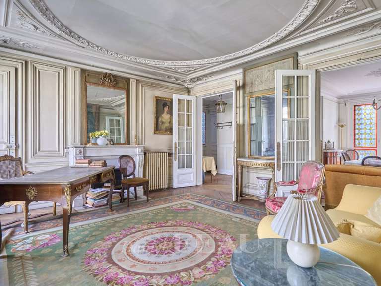 Appartement Paris 16e - 3 chambres - 101m²