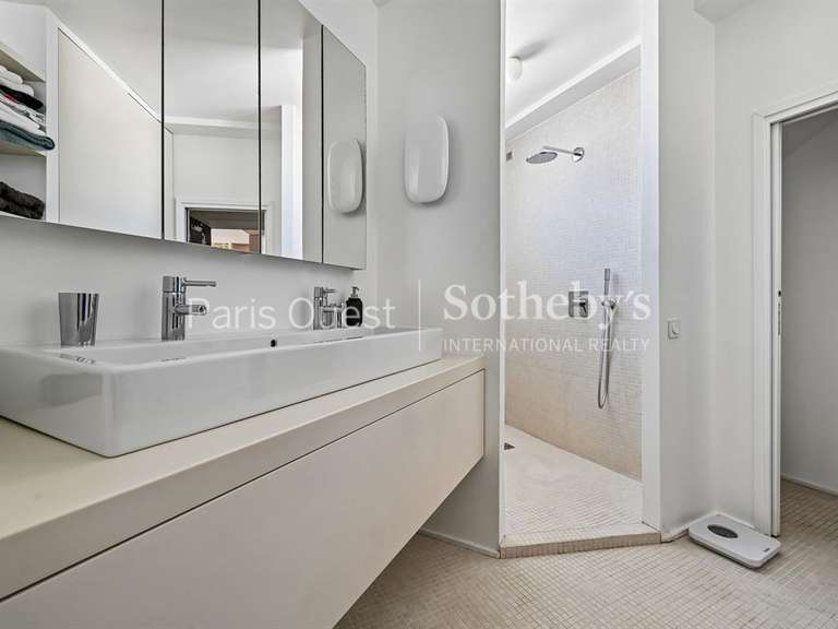 Appartement Paris 16e - 3 chambres - 180m²