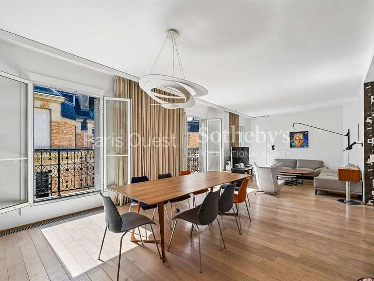 Appartement Paris 16e - 3 chambres - 180m²