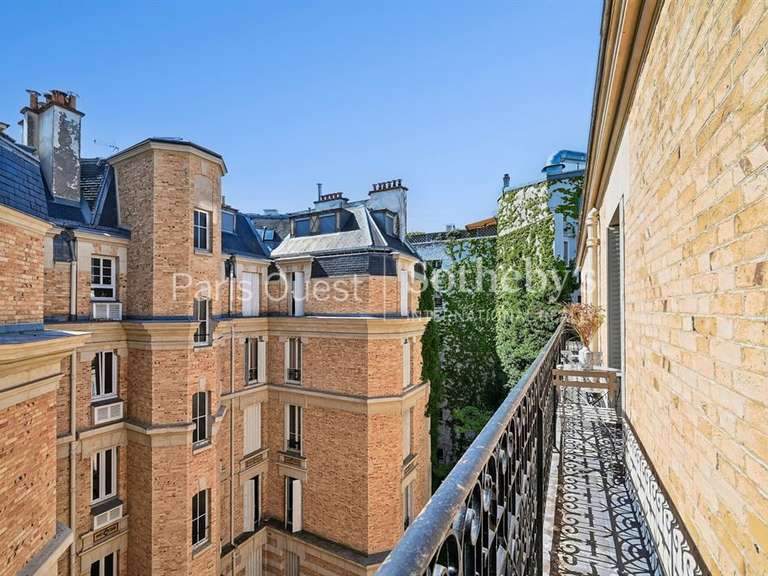 Appartement Paris 16e - 3 chambres - 180m²